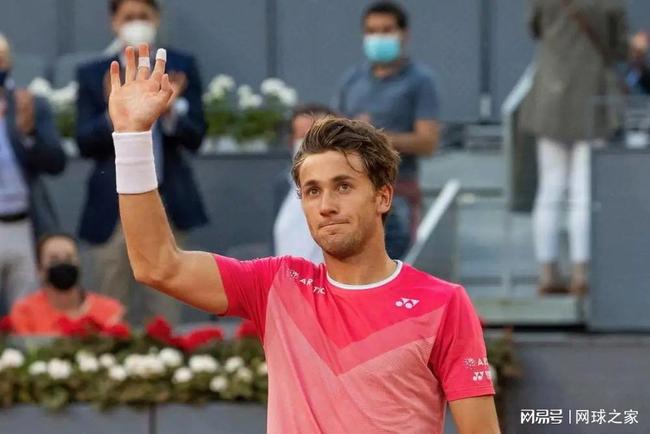 小因：三冠王？我们想参加尽可能多的比赛；邓弗里斯肌肉酸痛.