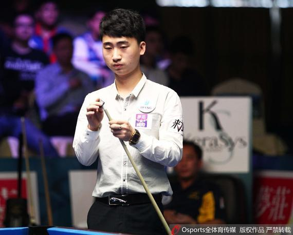 体育西甲：巴萨暂登榜首 皮克最后一战泪洒诺坎普