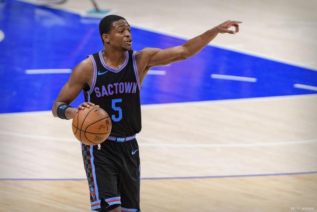 中超：何小珂或将转投青岛西海岸队.