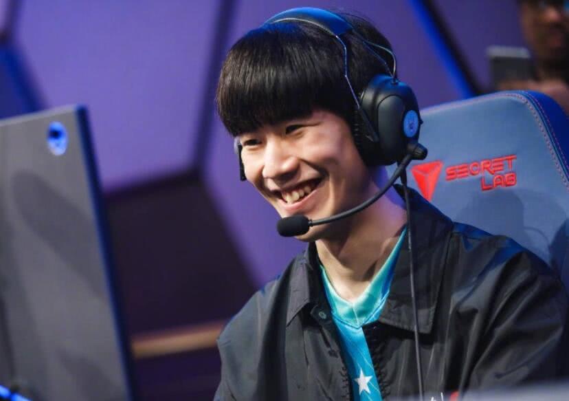 BIG3绝杀夺冠！韦德盛赞查尔莫斯：天生赢家 热火两冠离不开他