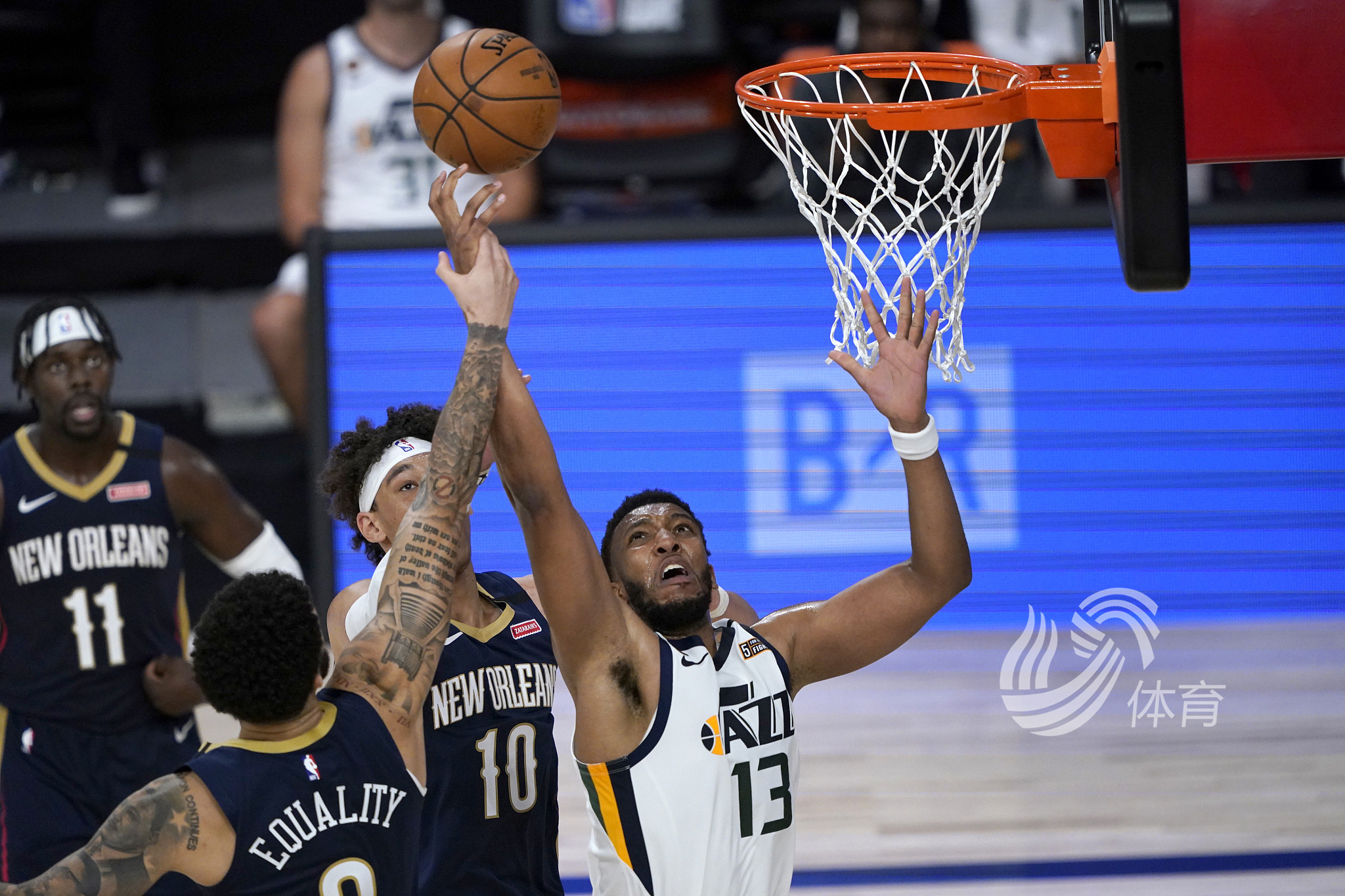 湖人125-101国王 球员评价：6人优秀，2人及格，克勒贝尔低迷