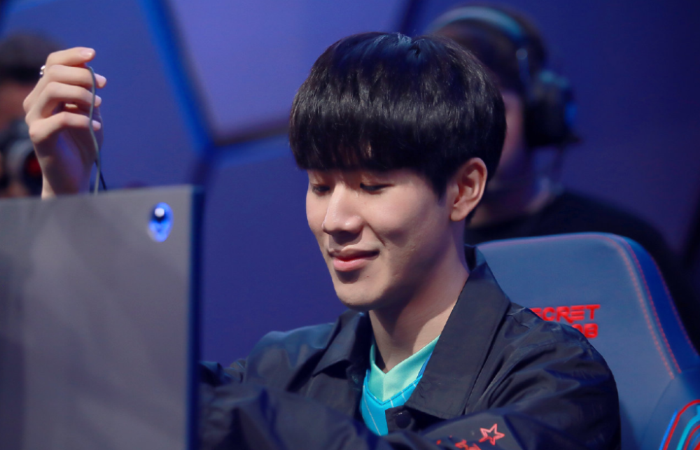 它是一座球 它是一座球